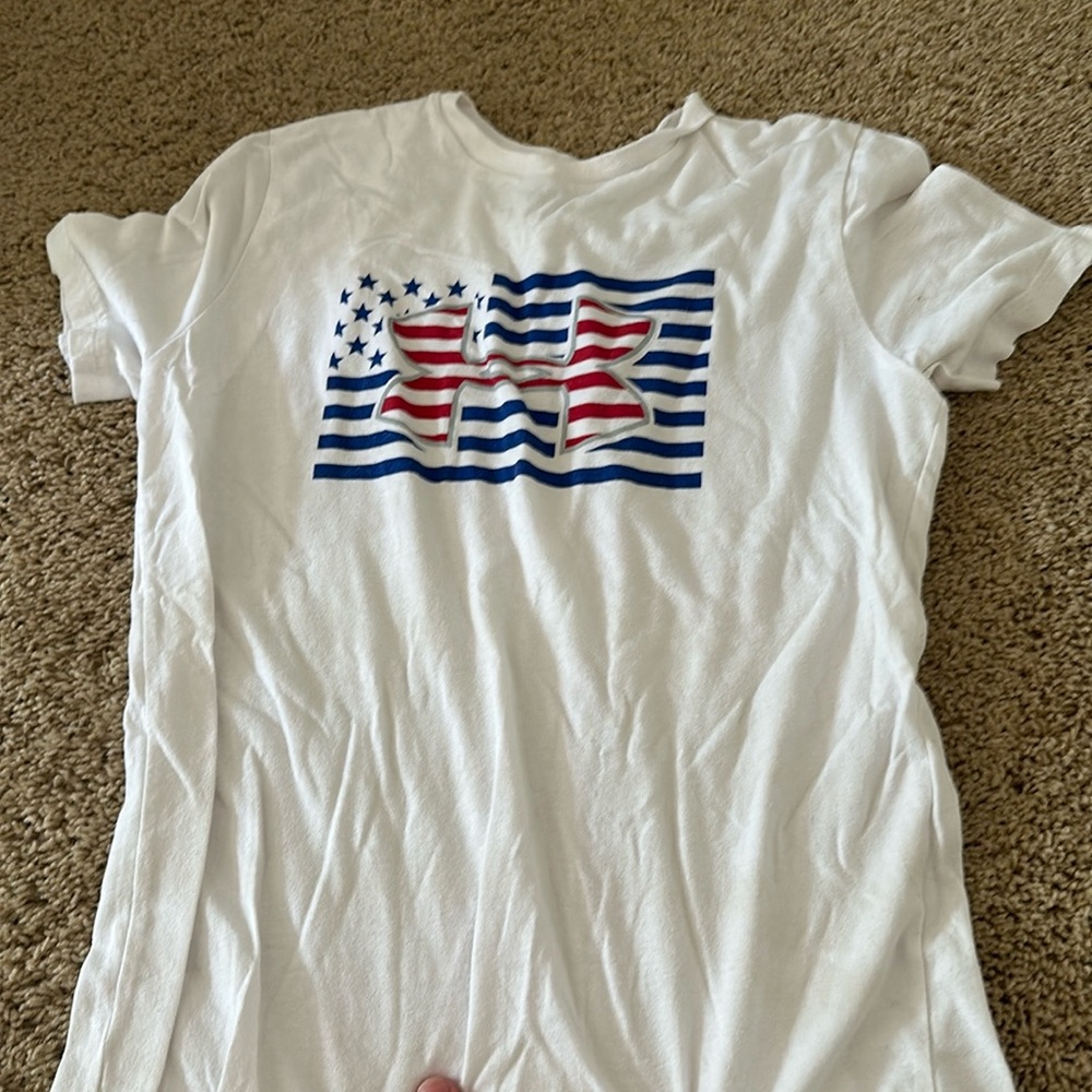 Under armor tee shirt